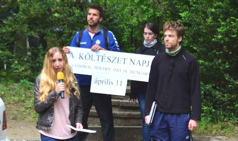 Flashmob a magyar költészet napja tiszteletére